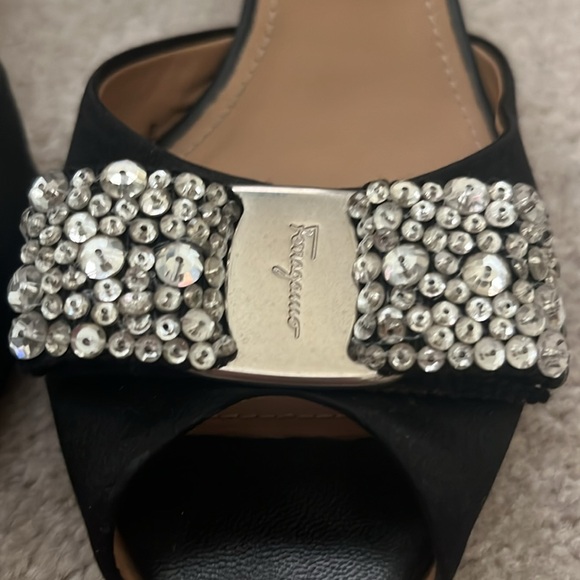 Ferragamo low heels - Picture 2 of 4